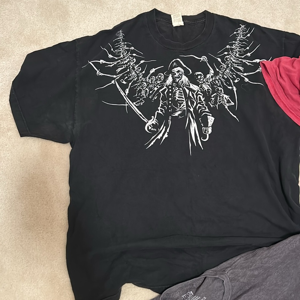 Used Graphic Tees - Picture 5 of 6